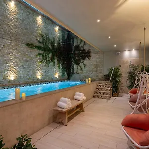 Royal Madeleine Hotel